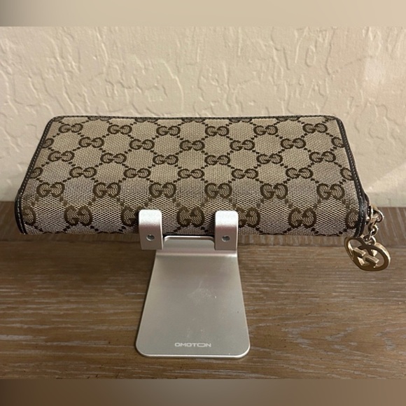 Gucci Beige and Brown Zip-Around Wallet - Picture 5 of 10